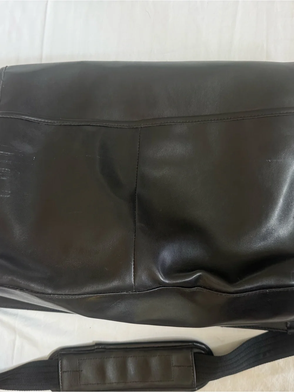 Buxton Black Soft Leather Men’s Organizer Briefcase in pristine condition.